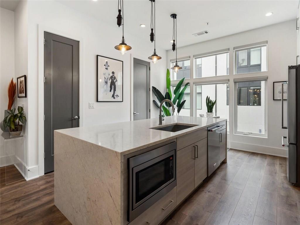 1218 Chelsea Circle NW