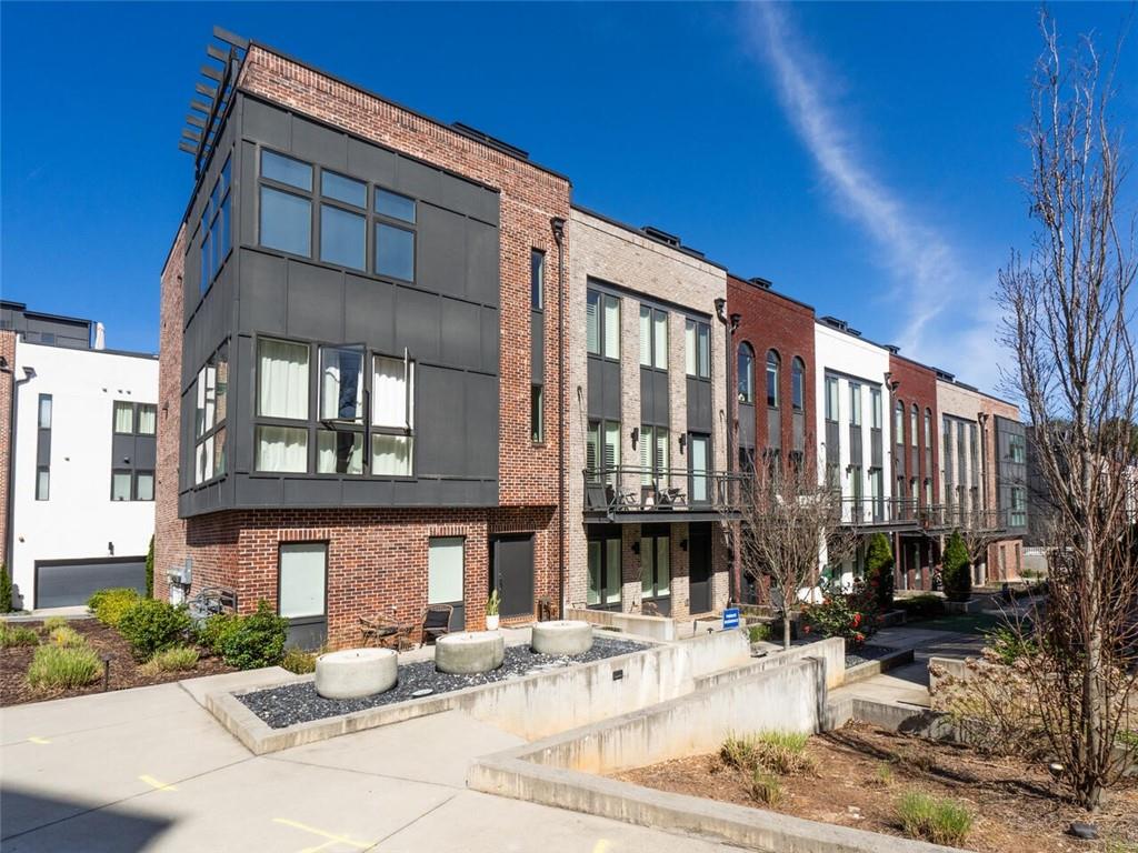 1218 Chelsea Circle NW