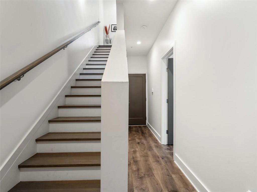 1218 Chelsea Circle NW