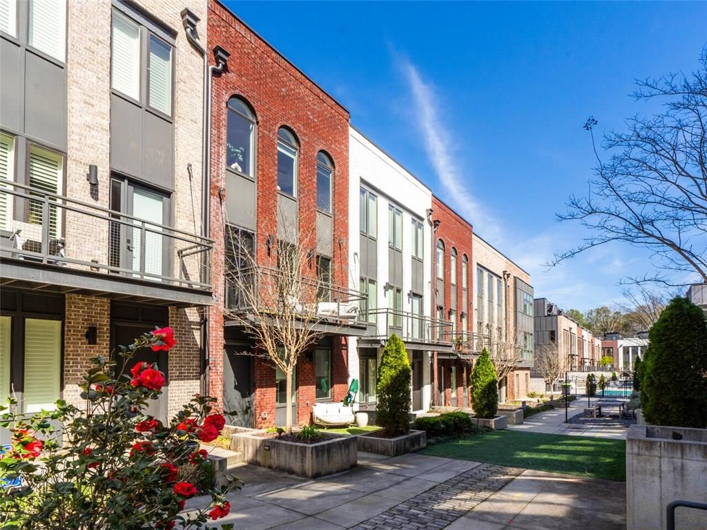 1218 Chelsea Circle NW