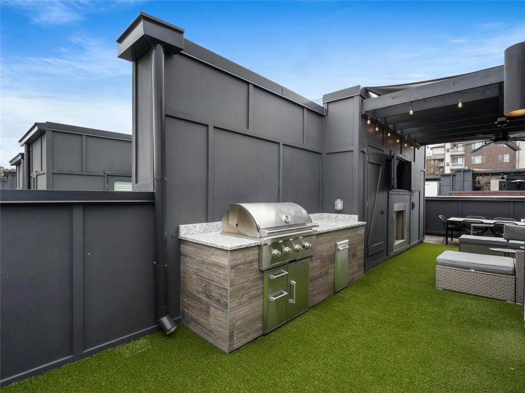 1218 Chelsea Circle NW