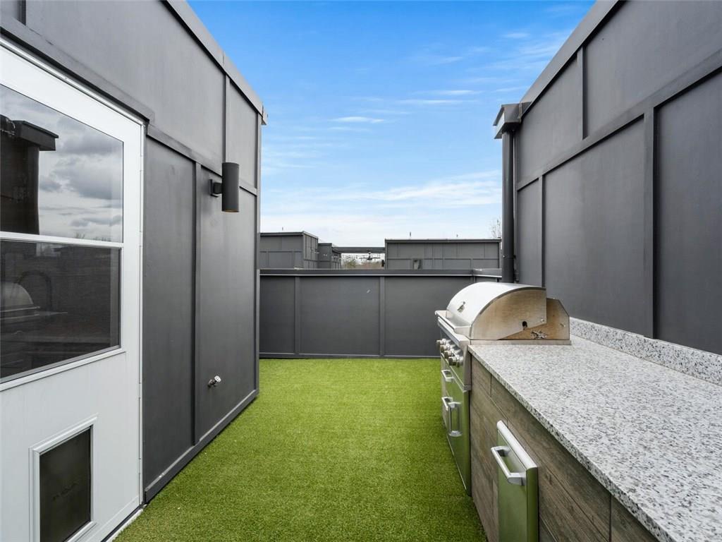 1218 Chelsea Circle NW