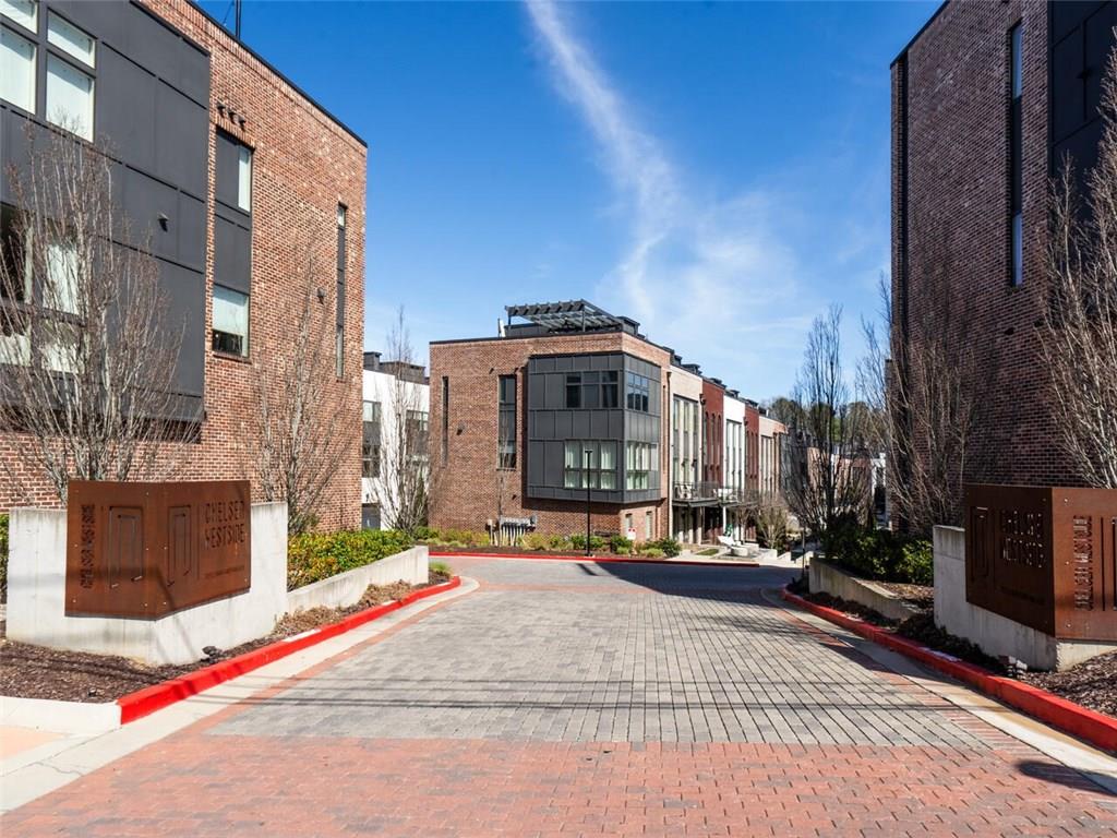 1218 Chelsea Circle NW