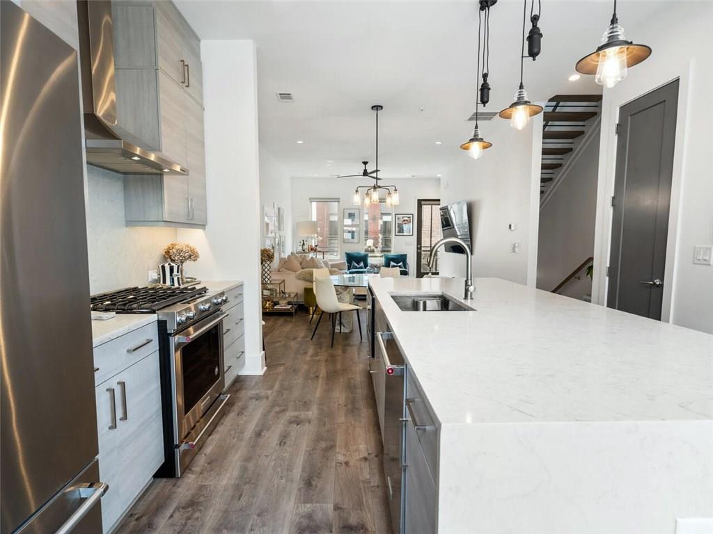 1218 Chelsea Circle NW