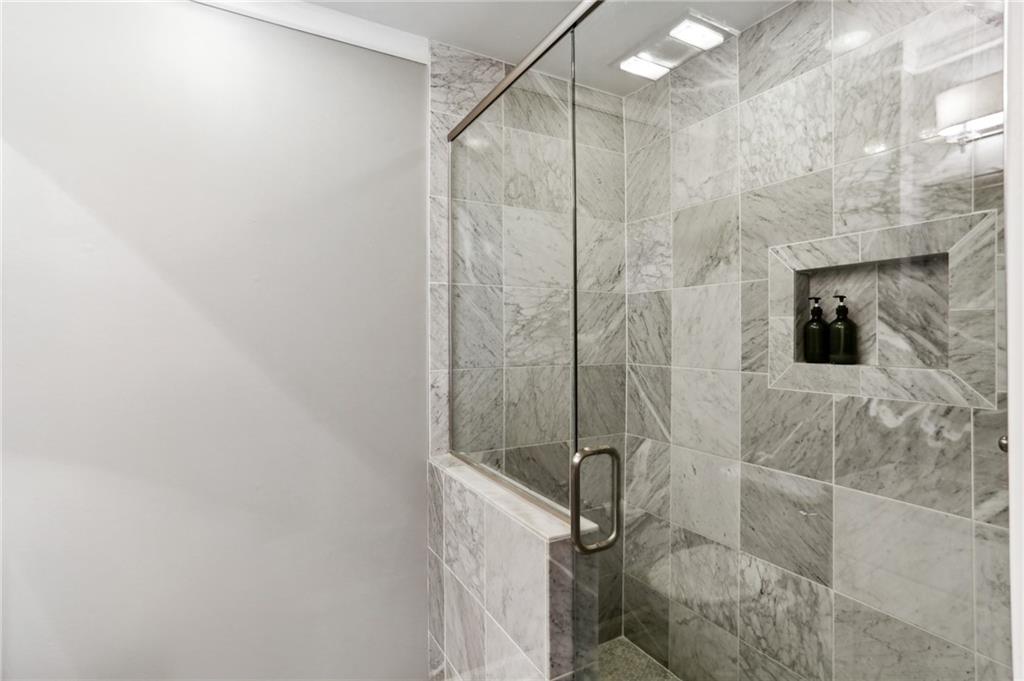 70 Old Ivy Road NE Unit 12