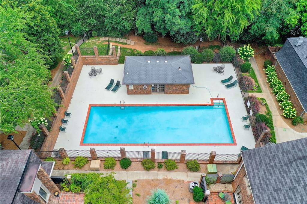 70 Old Ivy Road NE Unit 12