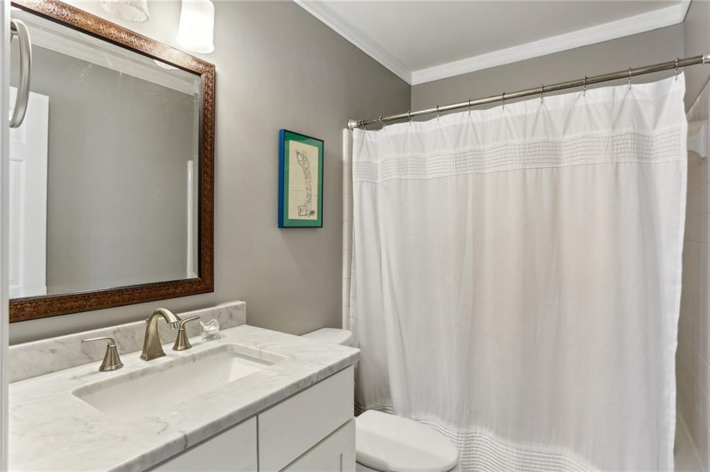 70 Old Ivy Road NE Unit 12