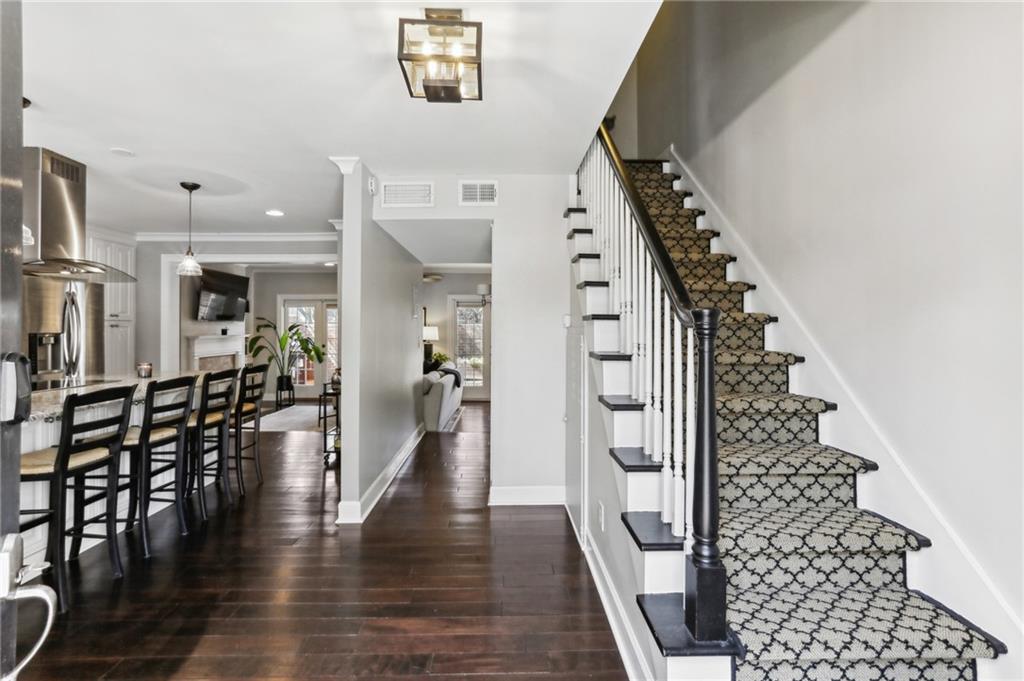 70 Old Ivy Road NE Unit 12