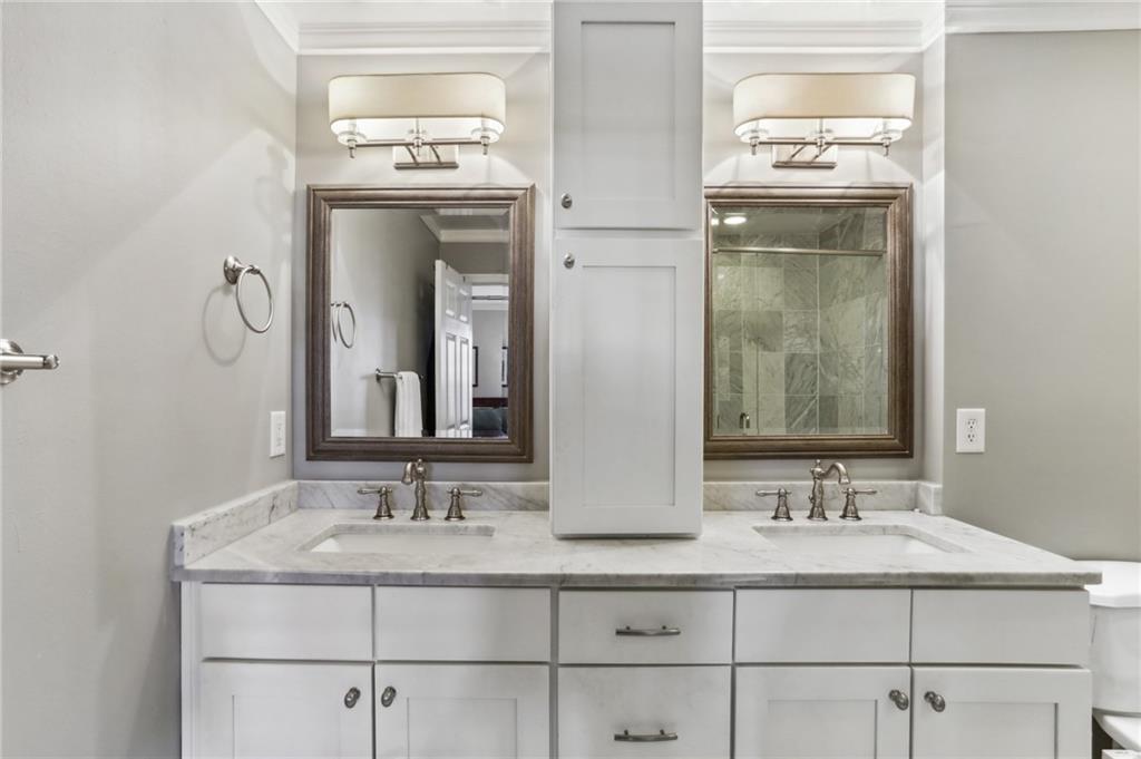 70 Old Ivy Road NE Unit 12