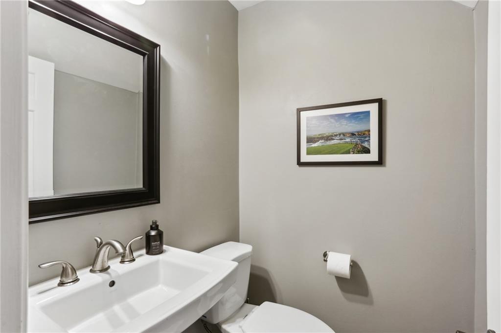 70 Old Ivy Road NE Unit 12