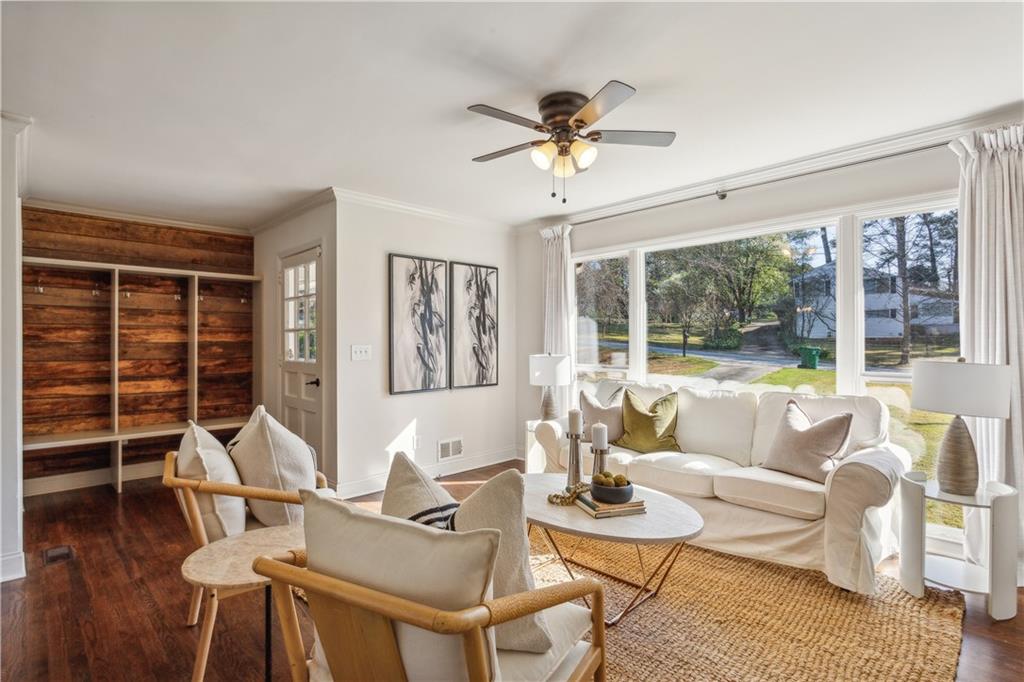 1970 Glenroy Place SE