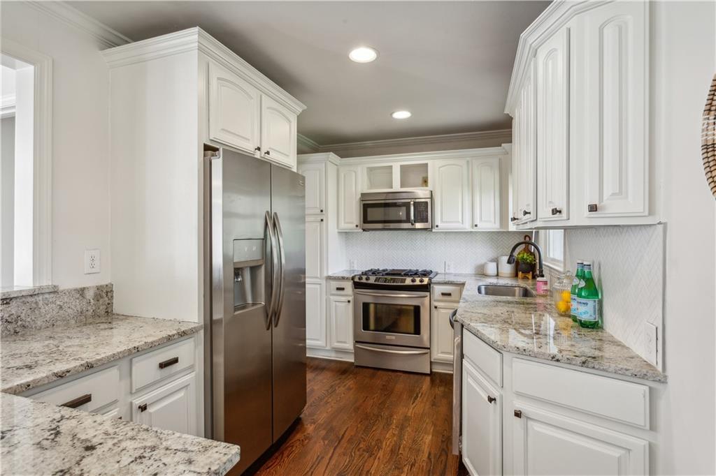 1970 Glenroy Place SE