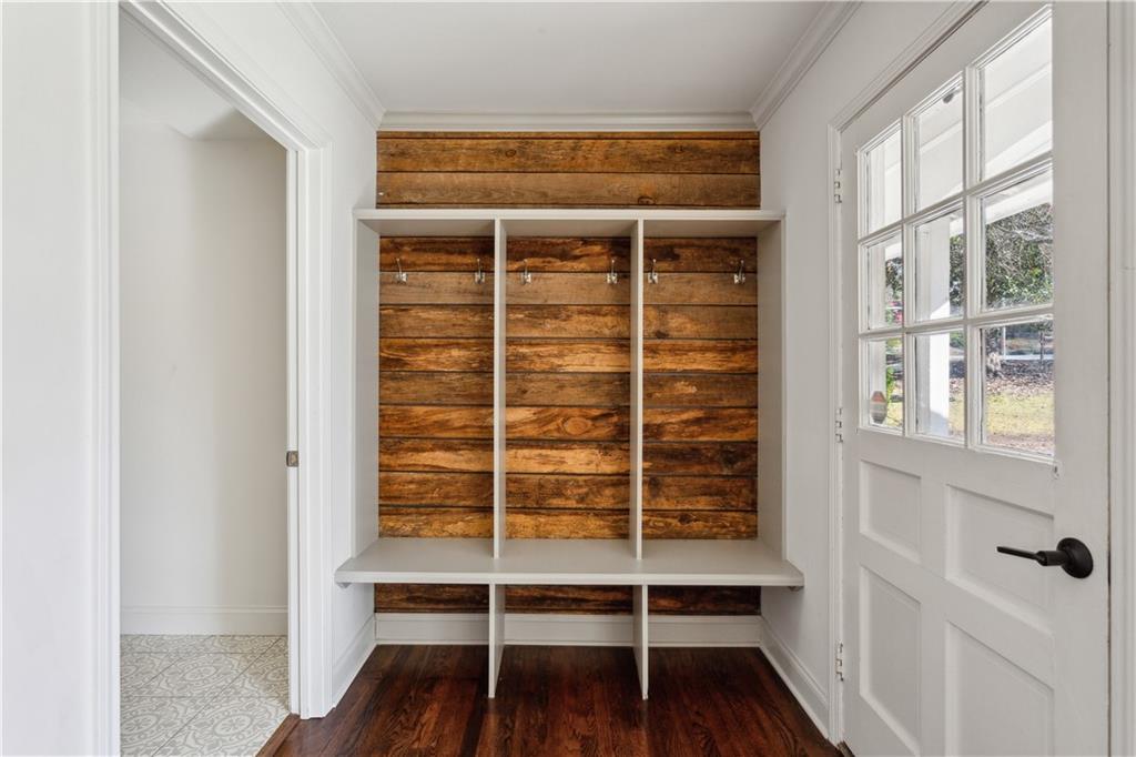 1970 Glenroy Place SE