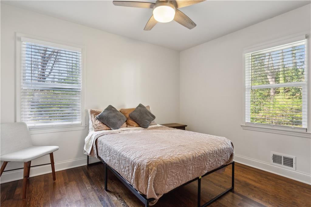 1970 Glenroy Place SE