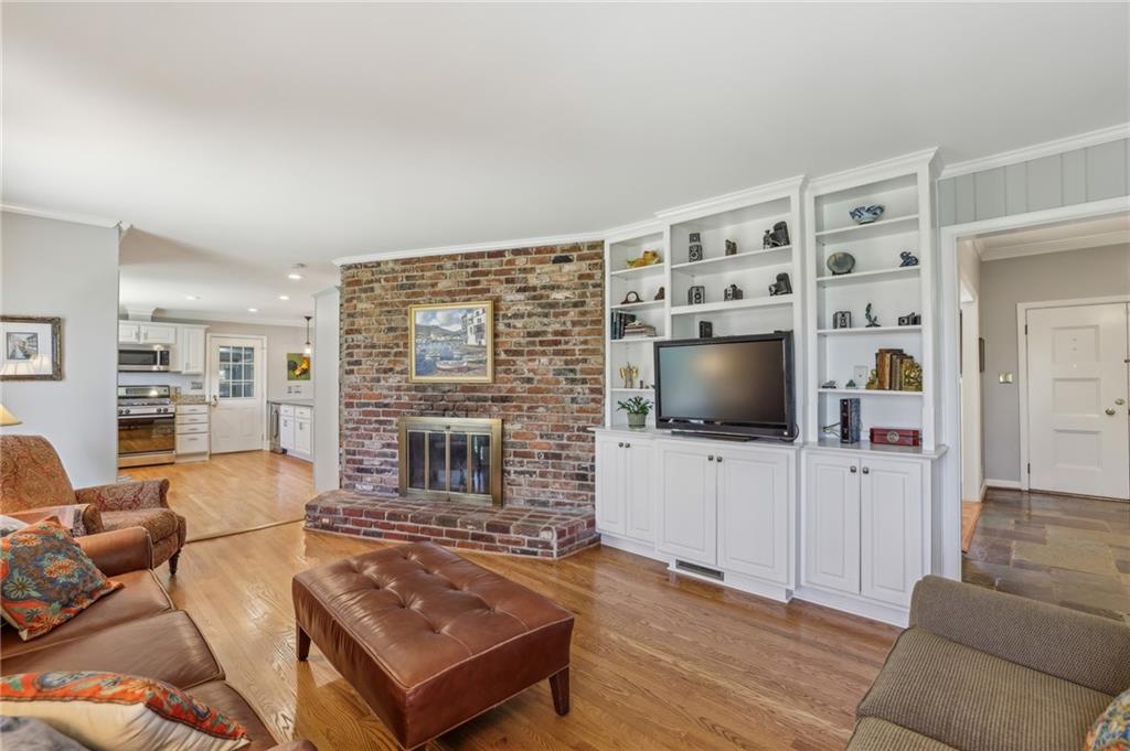 81 Tuxedo Terrace NW