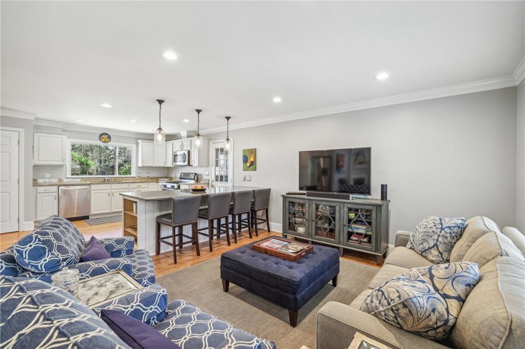 81 Tuxedo Terrace NW