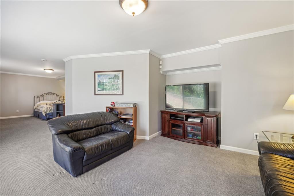 81 Tuxedo Terrace NW