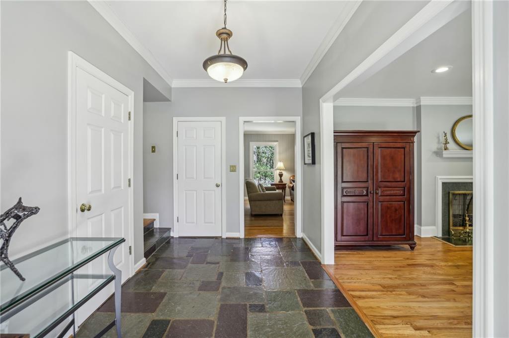 81 Tuxedo Terrace NW