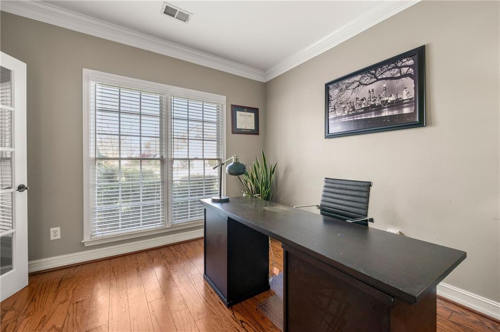 1075 Queensgate Drive SE