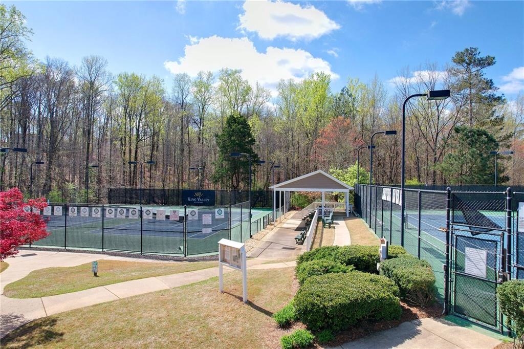 1075 Queensgate Drive SE