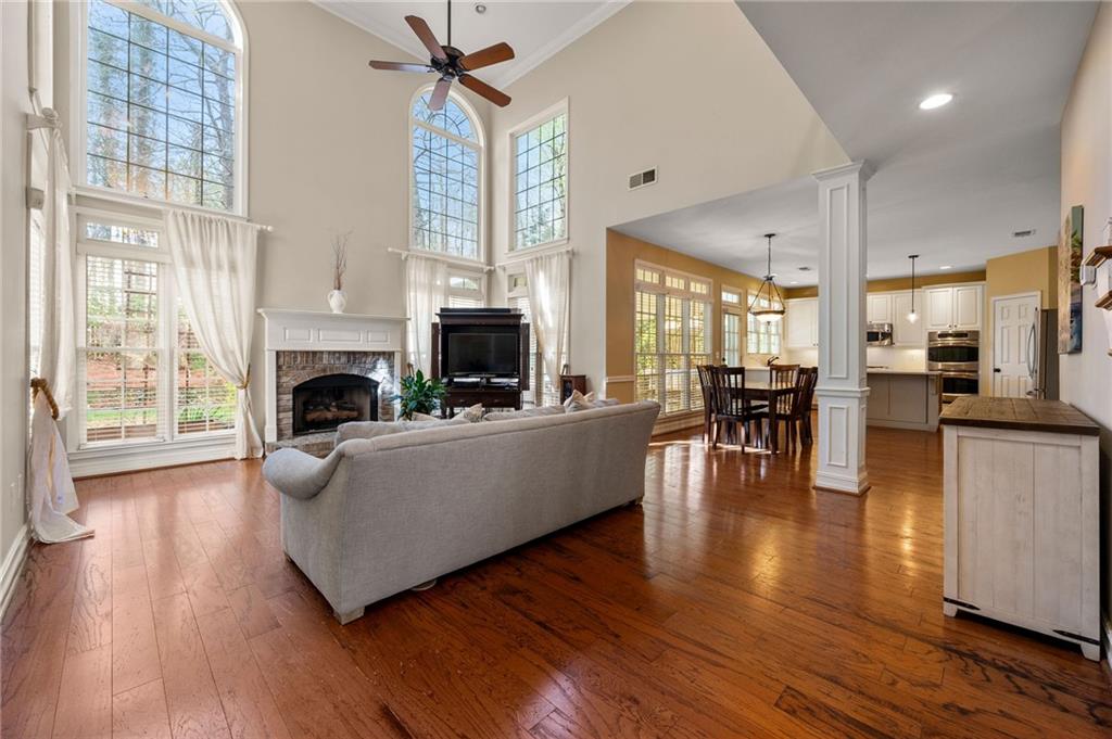 1075 Queensgate Drive SE