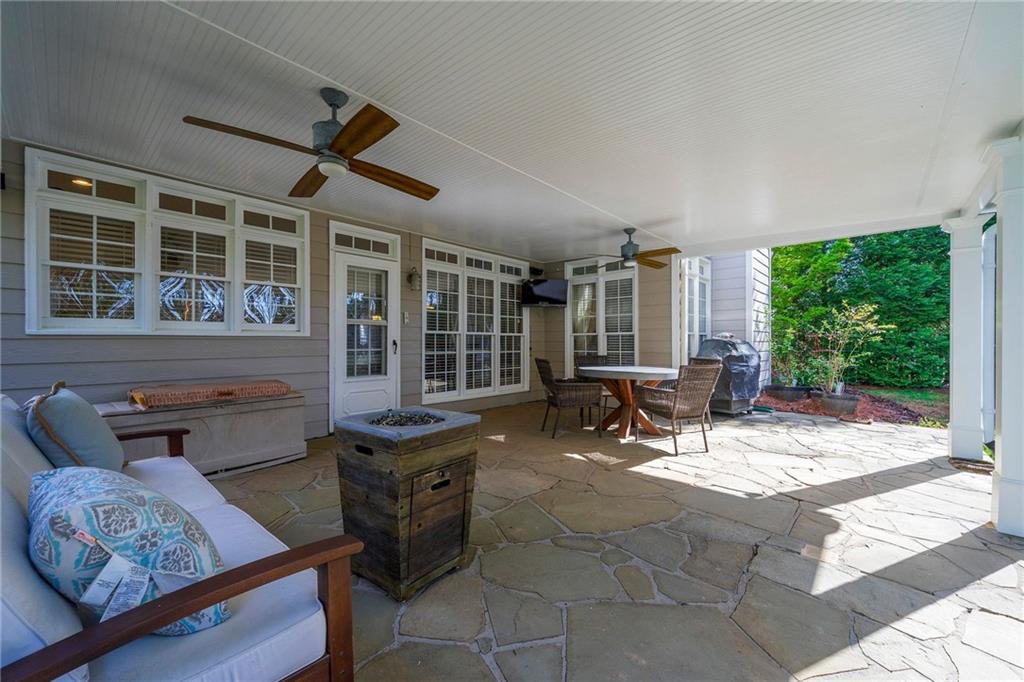 1075 Queensgate Drive SE