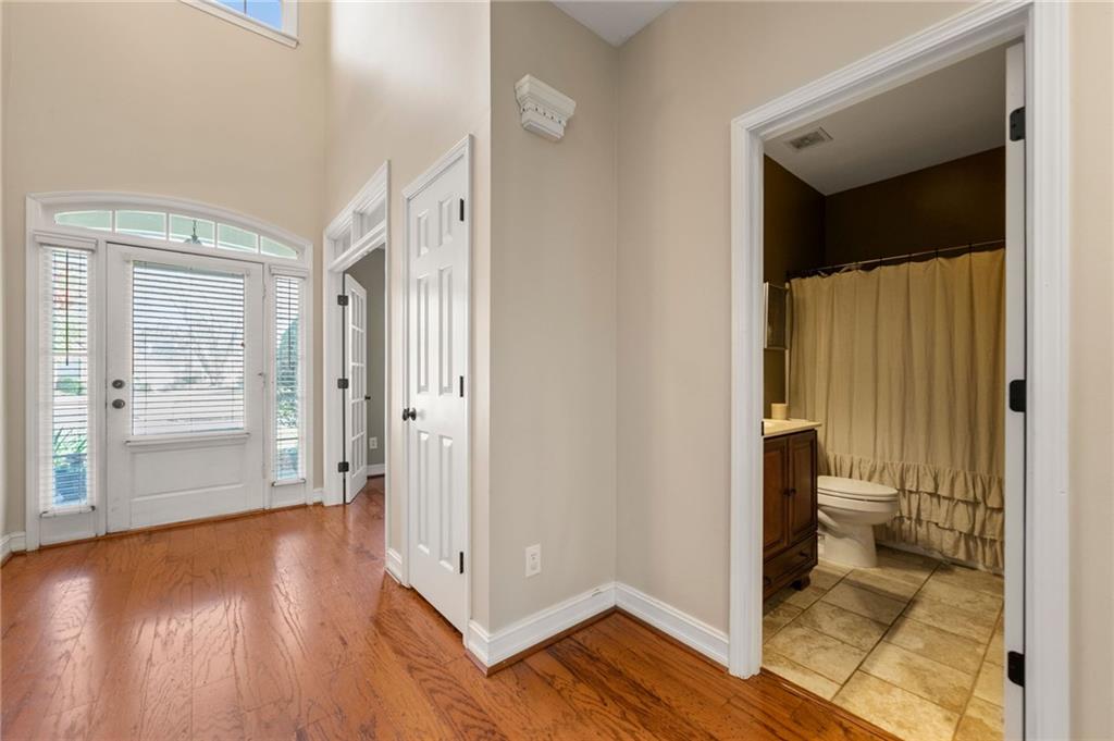 1075 Queensgate Drive SE