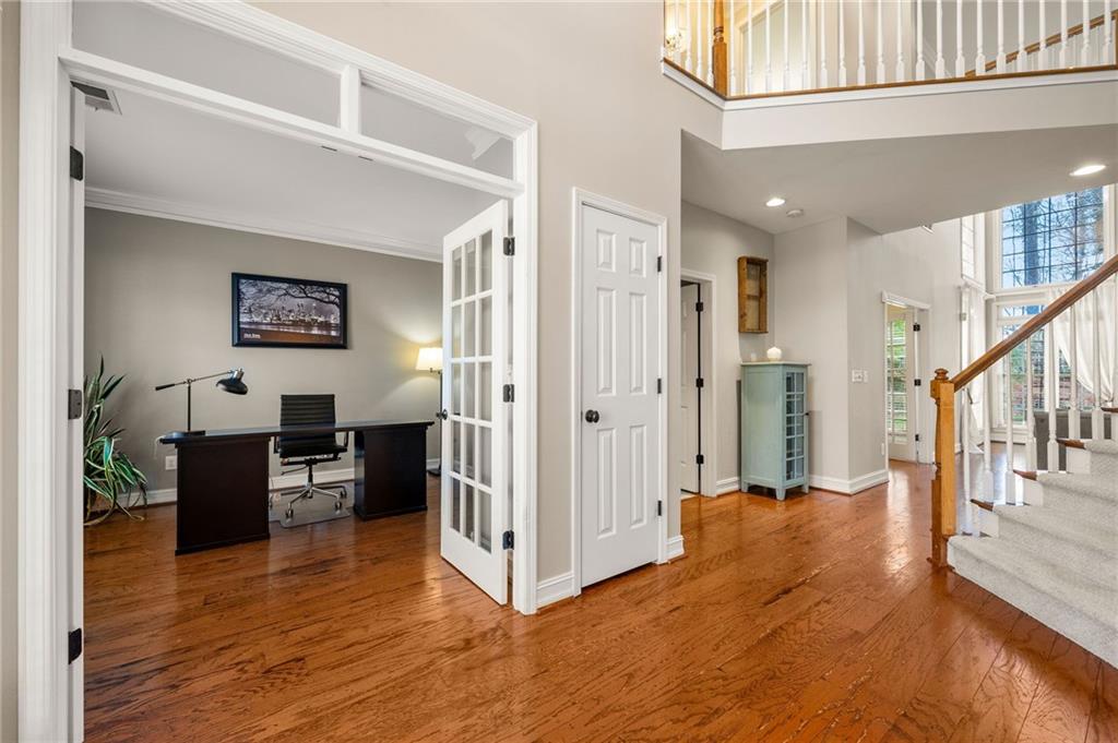 1075 Queensgate Drive SE