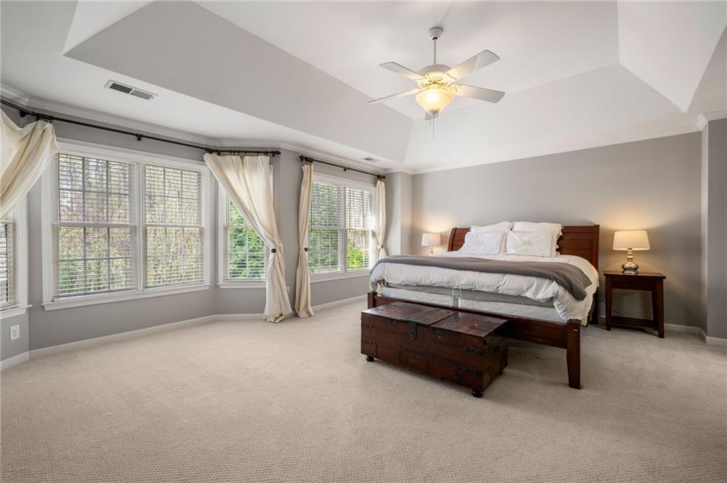 1075 Queensgate Drive SE