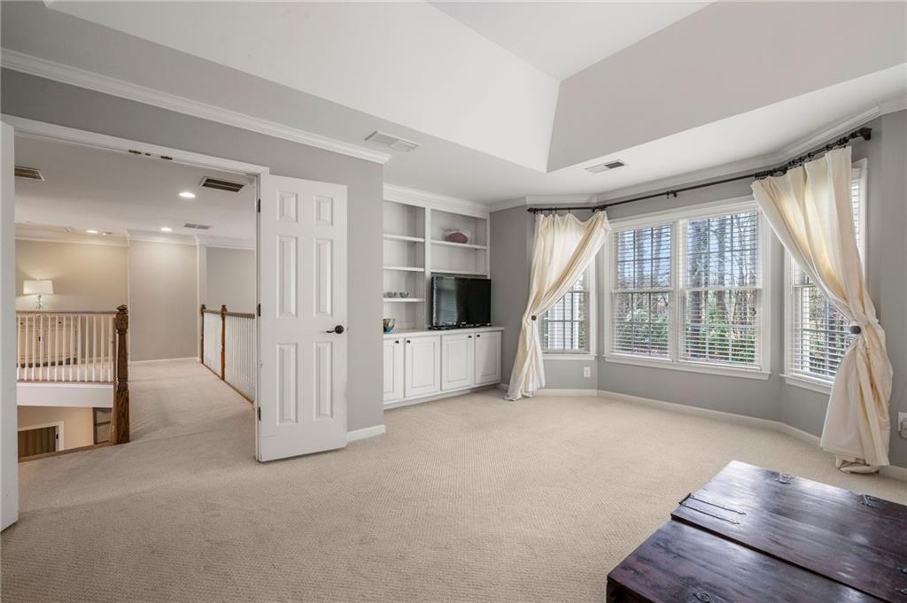 1075 Queensgate Drive SE