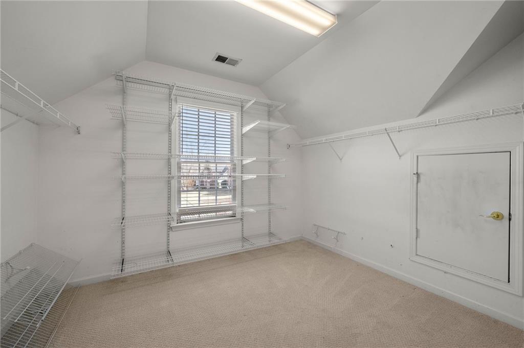 1075 Queensgate Drive SE