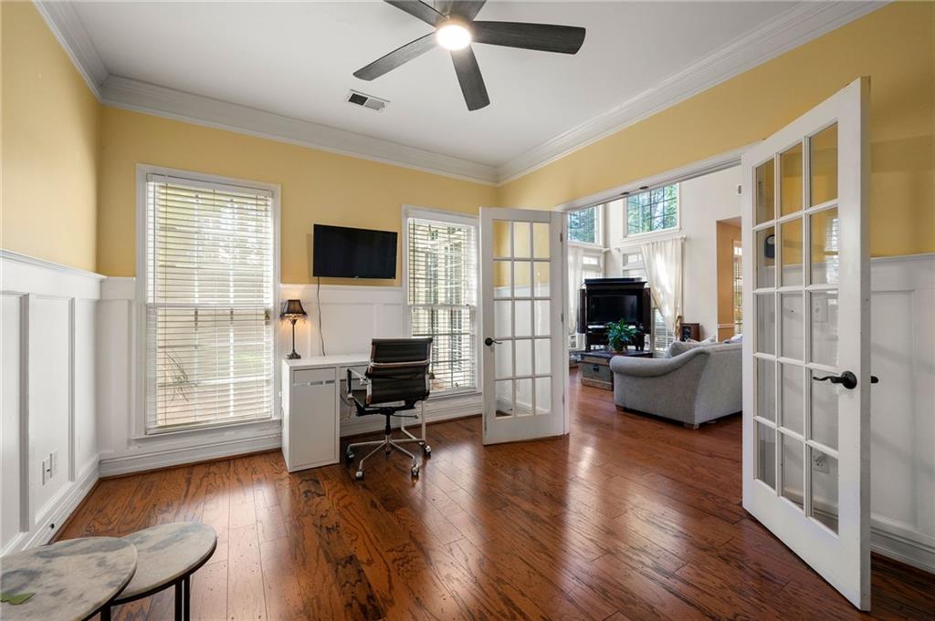 1075 Queensgate Drive SE