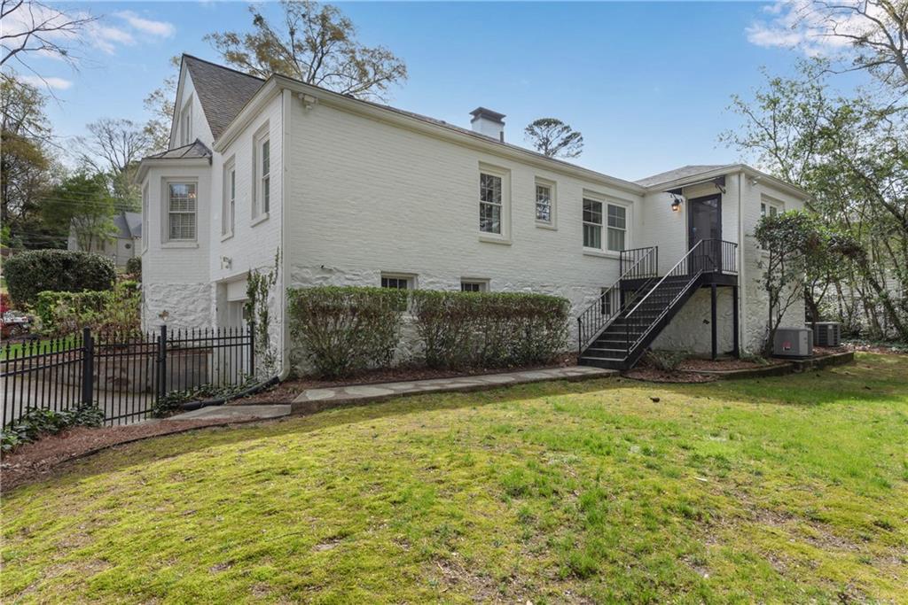 570 Peachtree Battle Avenue NW