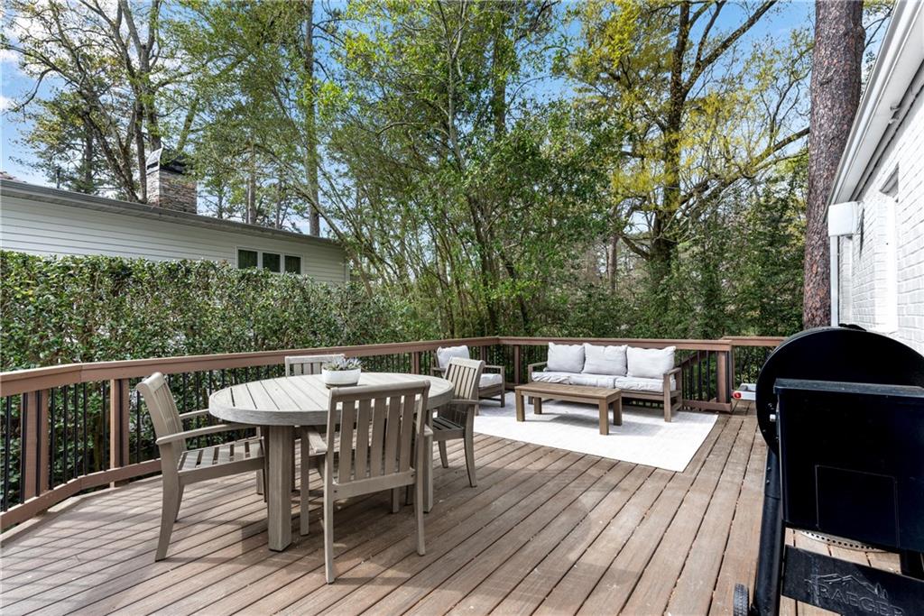 570 Peachtree Battle Avenue NW