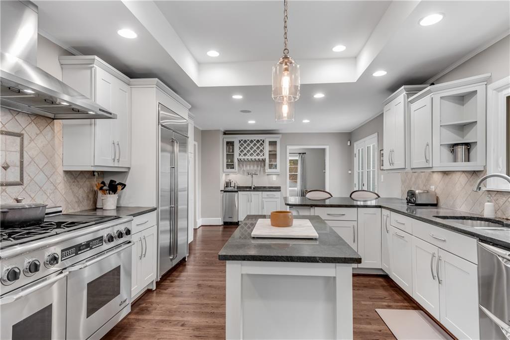 570 Peachtree Battle Avenue NW