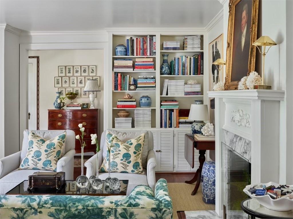 1922 Greystone Road NW