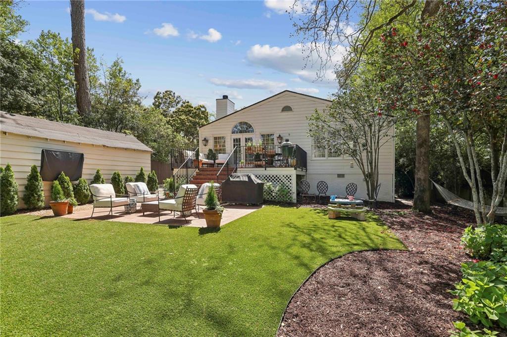 1922 Greystone Road NW