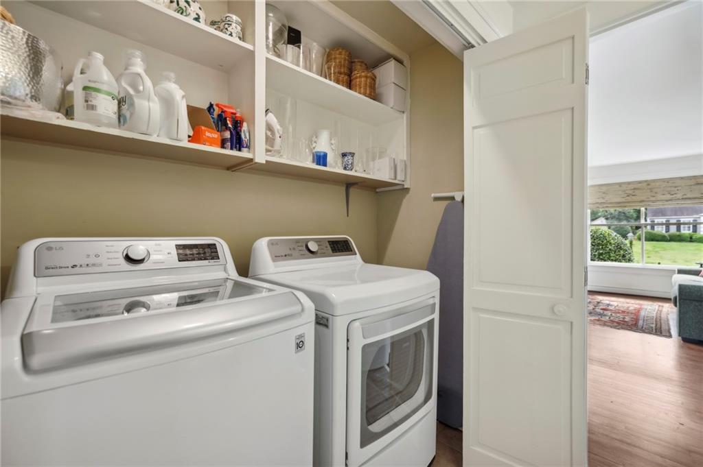 1922 Greystone Road NW