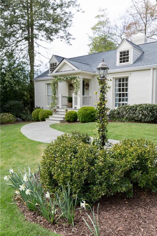 1922 Greystone Road NW