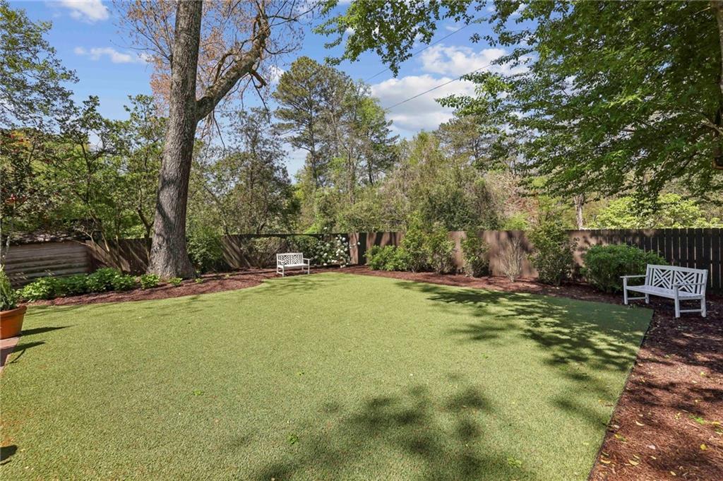 1922 Greystone Road NW