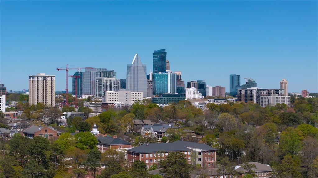 196 E Wesley Road NE