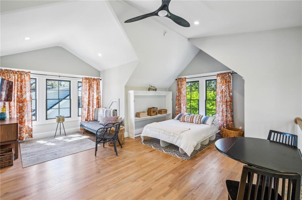 196 E Wesley Road NE