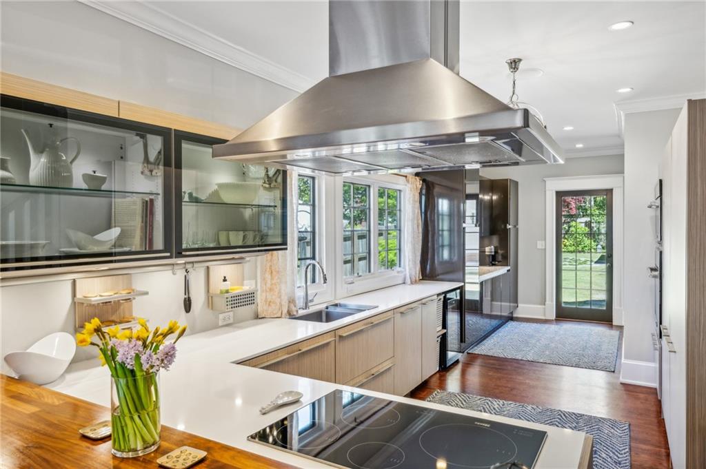 196 E Wesley Road NE