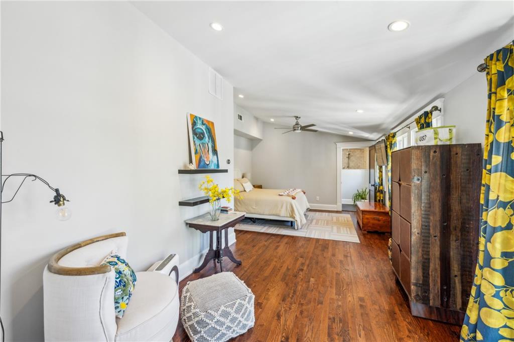 196 E Wesley Road NE