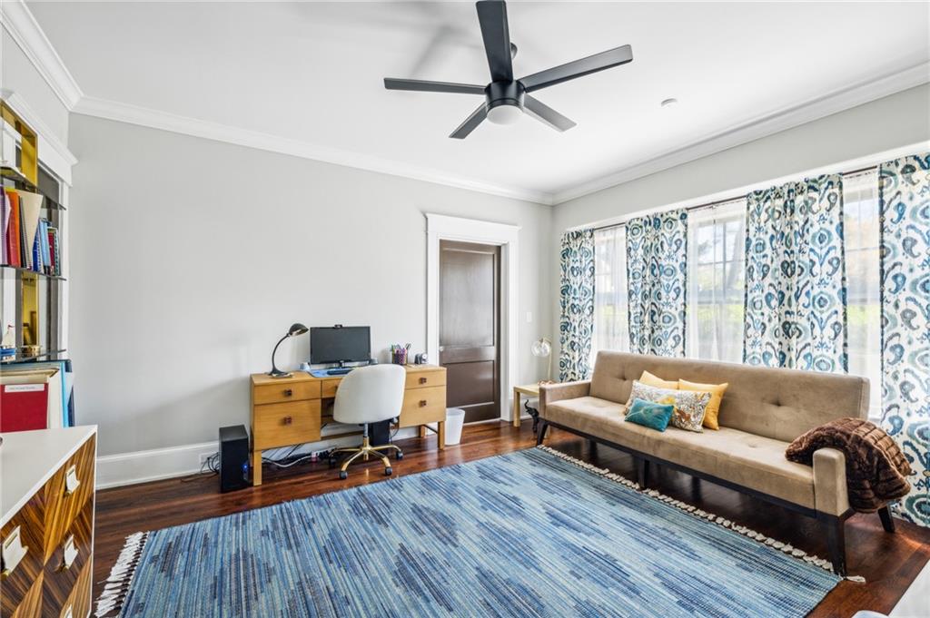 196 E Wesley Road NE