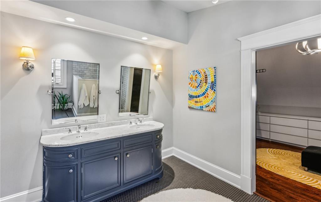 196 E Wesley Road NE