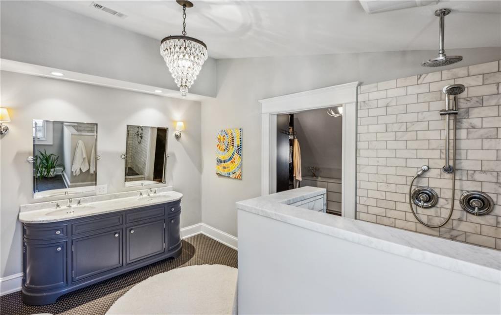 196 E Wesley Road NE