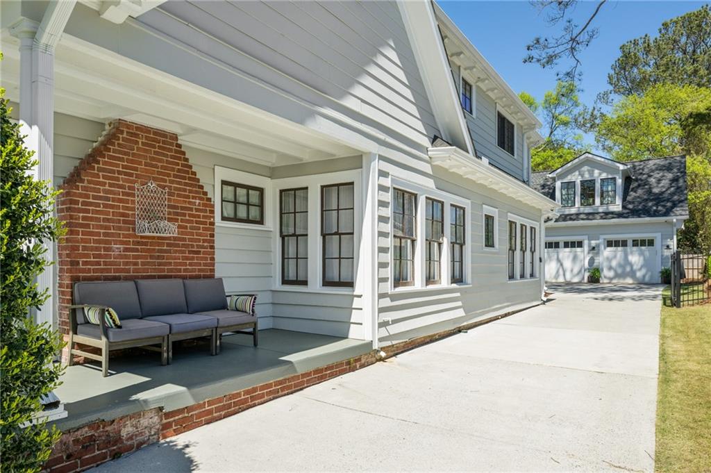 196 E Wesley Road NE