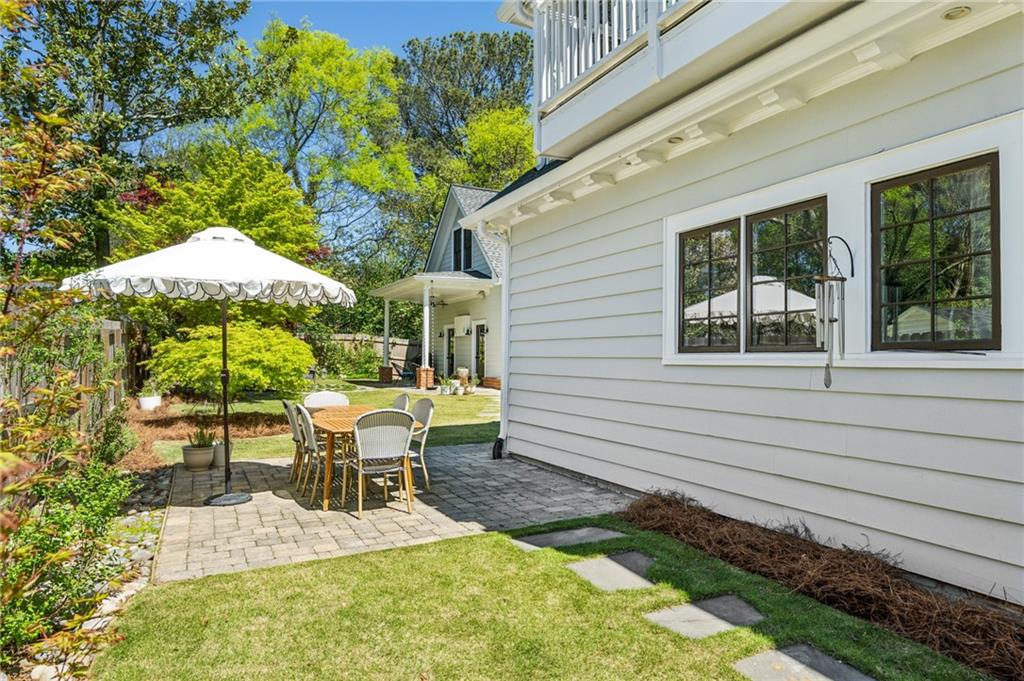 196 E Wesley Road NE