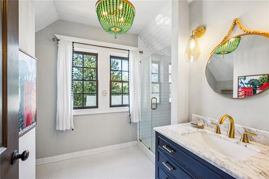 196 E Wesley Road NE